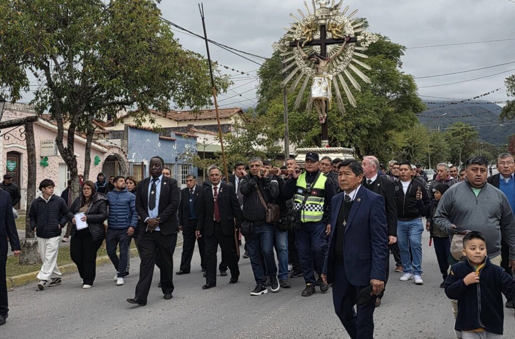 MOVIDA POR LA FAMILIA